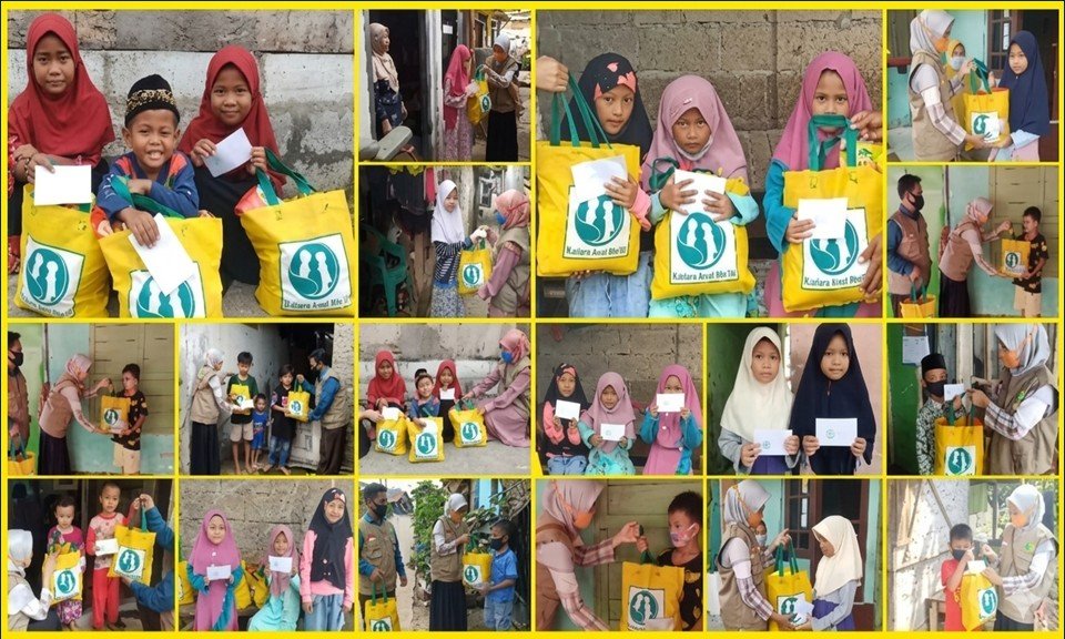 BERBAGI BINGKISAN DAN THR YATIM DHUAFA
